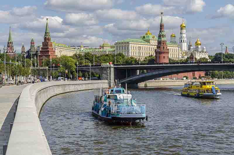 89 - Rusia - Moscu - Kremlin y rio Moscova